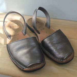 Pons Avarcas Classic // Size 7 (Runs big)